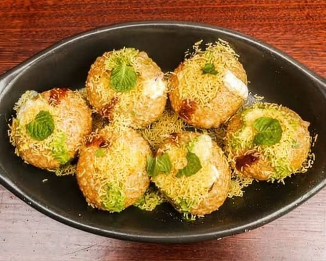 Dahi Batata Poori.