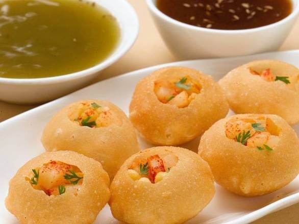 Paani puri.